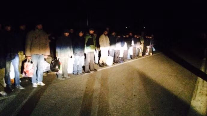 Các tù nhân được trao đổi theo nhóm 10 người một lượt.