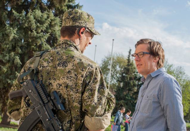 Trong các cuộc phỏng vấn với CNN, một số tay súng nói rằng họ tới từ Crimea.