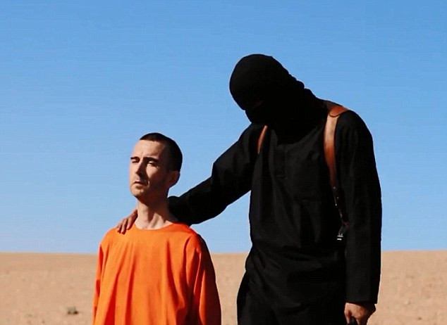 Kẻ khủng bố biệt danh "Thánh John" trong đoạn video hành quyết nhân viên cứu trợ người Anh David Haines.