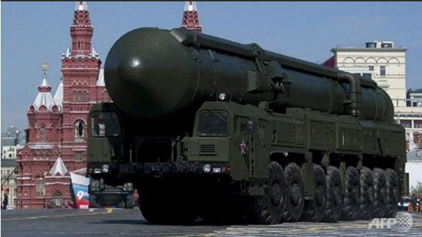 RS-12M Topol xuất hiện trong lễ duyệt binh ở Quảng trường Đỏ hôm 9/5.