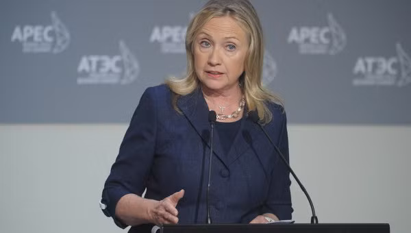 Bà Hillary Clinton.