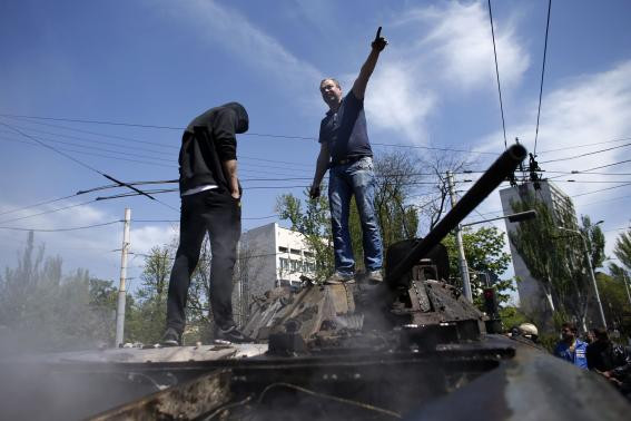 Người biểu tình tại Mariupol Người biểu tình tại Mariupol