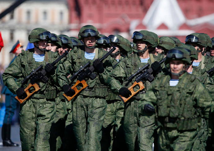 Binh sĩ Nga tham gia diễu binh trên Quảng trường Đỏ ngày 9/5. Binh sĩ Nga tham gia diễu binh trên Quảng trường Đỏ ngày 9/5.