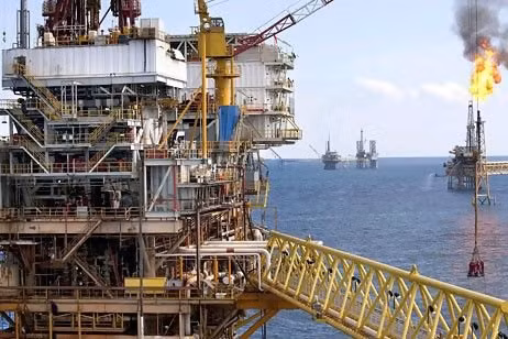 Quyết định không cắt giảm sản lượng dầu mỏ để đẩy giá dầu sẽ làm tổn thương cả chính các thành viên OPEC.