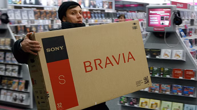 Các mặt hàng TV và hàng điện tử đang thu hút rất nhiều khách hàng ở Nga.