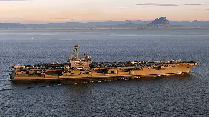 Tàu sân bay USS George H.W. Bush Tàu sân bay USS George H.W. Bush