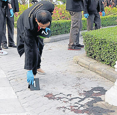 Hiện trường vụ tấn công giết chết thủ lĩnh phe biểu tình chống chính phủ Suthin. Hiện trường vụ tấn công giết chết thủ lĩnh phe biểu tình chống chính phủ Suthin.