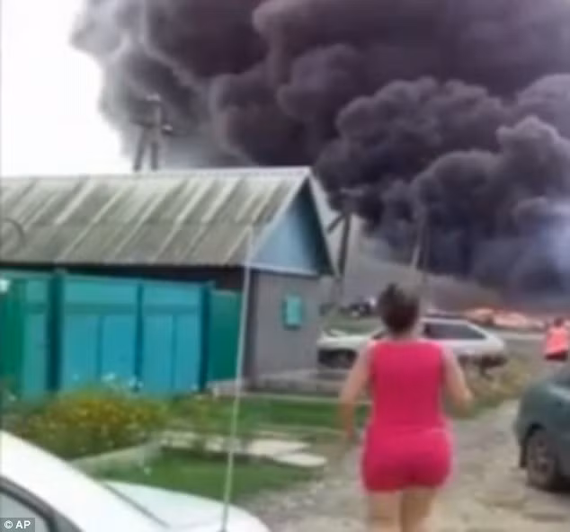 Đoạn video nghiệp dư được quay chỉ vài phút sau khi thảm kịch xảy ra.