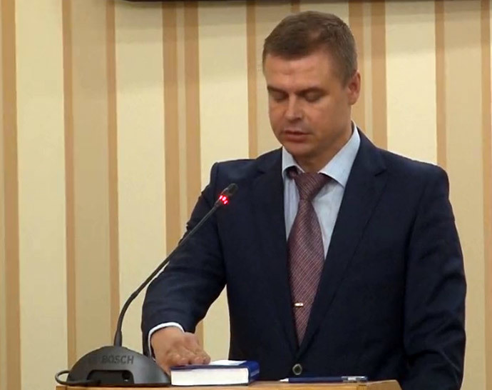 Người đứng đầu lực lượng biên phòng mới bổ nhiệm Victor Melnichenko tuyên thệ trung thành với người dân Crimea.