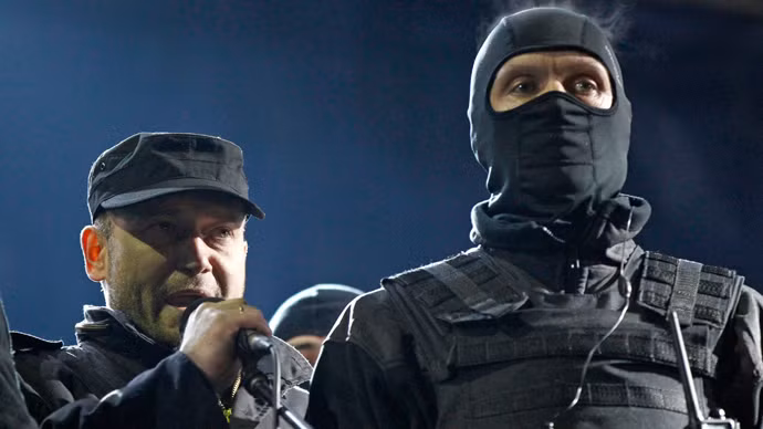 Dmitry Yarosh (trái)