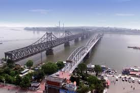 Cây cầu bắc qua sông Áp Lục nối Trung Quốc với Triều Tiên Cây cầu bắc qua sông Áp Lục nối Trung Quốc với Triều Tiên