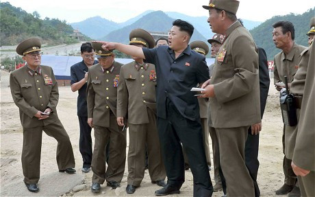 Ông Kim Jong-un đã chỉ đạo huy động thêm binh sĩ tới công trường xây dựng khu nghỉ dưỡng trượt tuyết đẳng cấp quốc tế để khắc phục hậu quả lũ lụt, đảm bảo tiến độ thi công. Ông Kim Jong-un đã chỉ đạo huy động thêm binh sĩ tới công trường xây dựng khu nghỉ dưỡng trượt tuyết đẳng cấp quốc tế để khắc phục hậu quả lũ lụt, đảm bảo tiến độ thi công.
