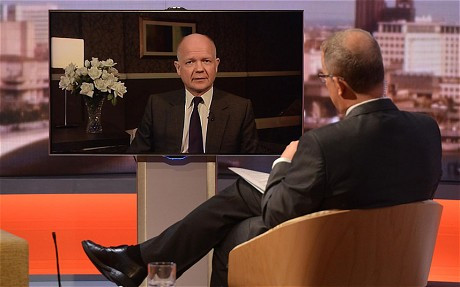 Ngoại trưởng Anh William Hague tham gia phỏng vấn với đài BBC. Ngoại trưởng Anh William Hague tham gia phỏng vấn với đài BBC.