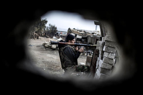 Một khi thành lập khu vực an toàn như thế này nó sẽ buộc Mỹ phải dấn sâu thêm vào cuộc xung đột của Syria bởi ông Assad gần như chắc chắn sẽ phản ứng lại. Một khi thành lập khu vực an toàn như thế này nó sẽ buộc Mỹ phải dấn sâu thêm vào cuộc xung đột của Syria bởi ông Assad gần như chắc chắn sẽ phản ứng lại.