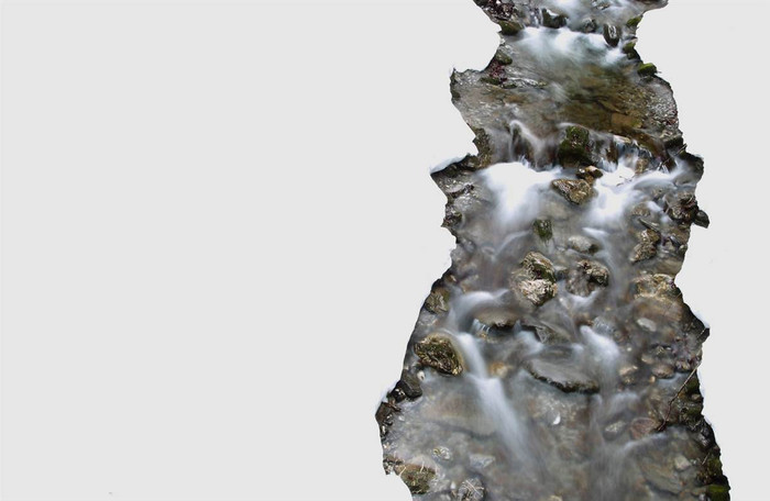 Nước từ một dòng suối chảy qua vùng đất đã bị tuyết phủ trắng xóa ở Oberstdorf, Bavaria, Đức ngày 6/1. Nước từ một dòng suối chảy qua vùng đất đã bị tuyết phủ trắng xóa ở Oberstdorf, Bavaria, Đức ngày 6/1.