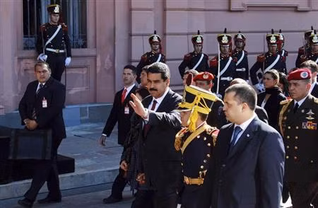 Tổng thống Venezuela Nocolas Maduro (thứ 3 từ phải sang).