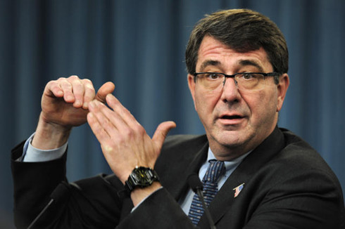 Thứ trưởng Quốc phòng Ashton Carter . Thứ trưởng Quốc phòng Ashton Carter .