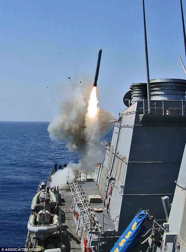 Tàu chiến Anh và Mỹ đã tới sát Syria trực chiến. Tàu chiến Anh và Mỹ đã tới sát Syria trực chiến.