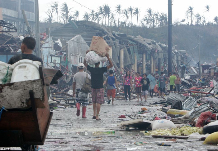 Nạn cướp bóc đã xảy ra tại một số khu vực ở Philippines sau bão