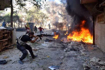 Giao tranh trên đường phố Aleppo.
