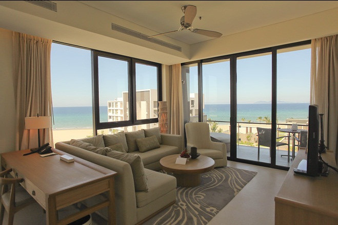 Mọi căn nhà đều hướng ra biển. Mọi căn nhà đều hướng ra biển.