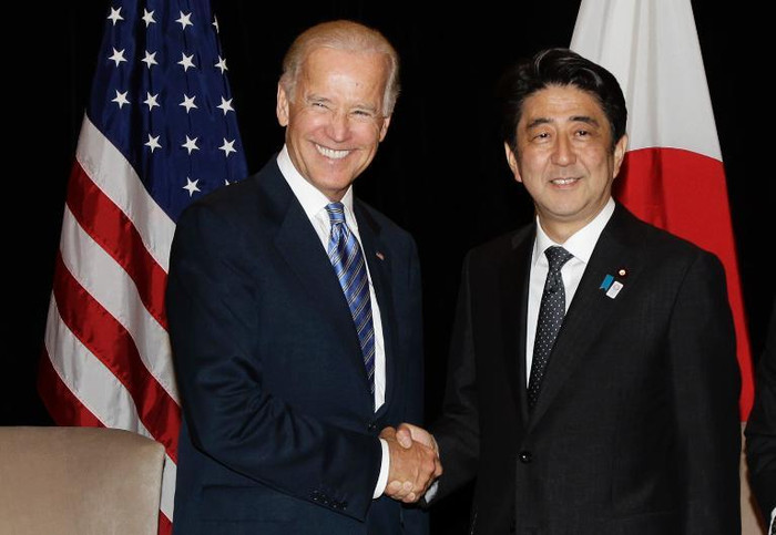 Ông Biden đã đến Tokyo trong ngày hôm qua và dự kiến sẽ có cuộc hội đàm với Thủ tướng Nhật Bản Shinzo Abe hôm nay (3/12). Ông Biden đã đến Tokyo trong ngày hôm qua và dự kiến sẽ có cuộc hội đàm với Thủ tướng Nhật Bản Shinzo Abe hôm nay (3/12).