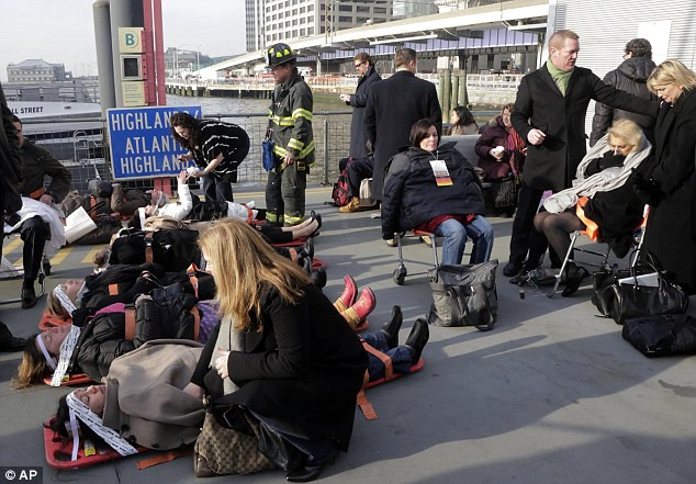Hành khách đi phà chủ yếu là các nhân viên tài chính và doanh nhân, những người làm việc tại phố Wall.