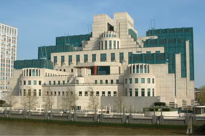 Trụ sở MI6 tại London.