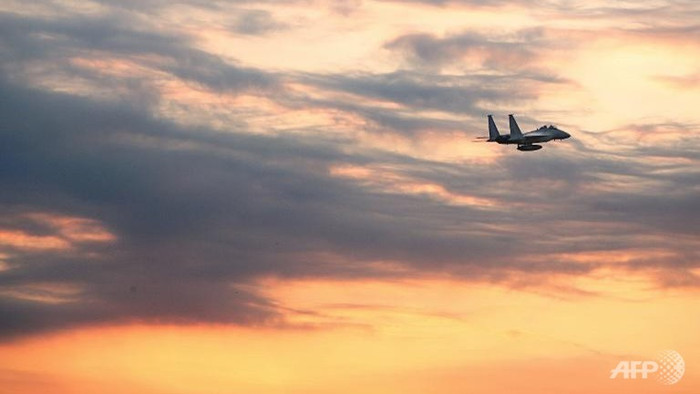 F-15 của Không quân Nhật Bản cất cánh từ căn cứ ở tỉnh Miyazaki. F-15 của Không quân Nhật Bản cất cánh từ căn cứ ở tỉnh Miyazaki.