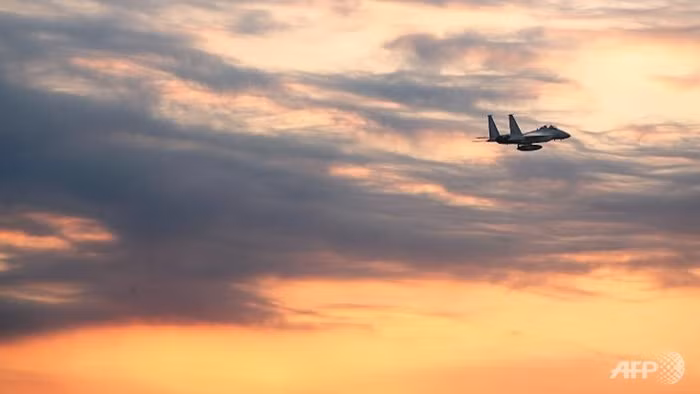 F-15 của Không quân Nhật Bản cất cánh từ căn cứ ở tỉnh Miyazaki.