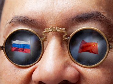 Nga không quên cảnh giác với tham vọng mở rộng biên giới tới phần lãnh thổ phía đông của mình của Trung Quốc. Nga không quên cảnh giác với tham vọng mở rộng biên giới tới phần lãnh thổ phía đông của mình của Trung Quốc.