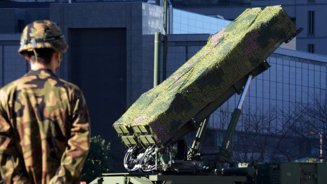 Hệ thống tên lửa Patriot Advanced Capability-3 (PAC-3) của Lực lượng Không quân Tự vệ của Nhật Bản. Hệ thống tên lửa Patriot Advanced Capability-3 (PAC-3) của Lực lượng Không quân Tự vệ của Nhật Bản.