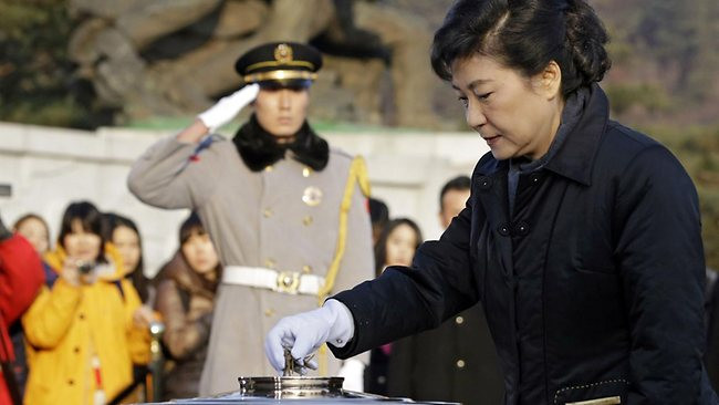 Mỗi sắc áo được bà Park lựa chọn đều mang một thông điệp khác nhau.