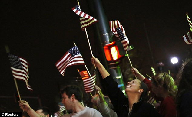 Những gương mặt vui tươi hiện hữu trên khắp các đường phố sau một tuần đau buồn.