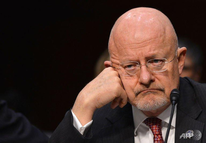 Ông James Clapper. Ông James Clapper.