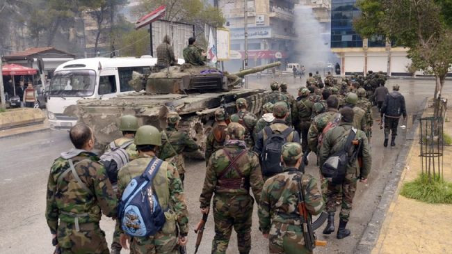 Quân đội Syria tuần tra tại Aleppo.