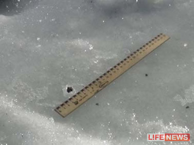 Một mảnh thiên thạch được tìm thấy ở gần hồ Chebarkul. Một mảnh thiên thạch được tìm thấy ở gần hồ Chebarkul.