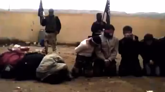11 binh sĩ chính phủ Syria bị nhóm phiến quân hành quyết trong đoạn video mới được công bố.