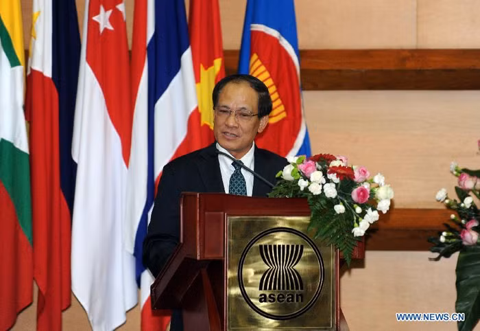 Nhà ngoại giao Lê Lương Minh được Việt Nam đề cử và được lãnh đạo 10 quốc gia ASEAN phê chuẩn bổ nhiệm tại Hội nghị Cấp cao lần thứ 21 diễn ra hồi tháng 11/2012 ở Phnom Penh, Campuchia.