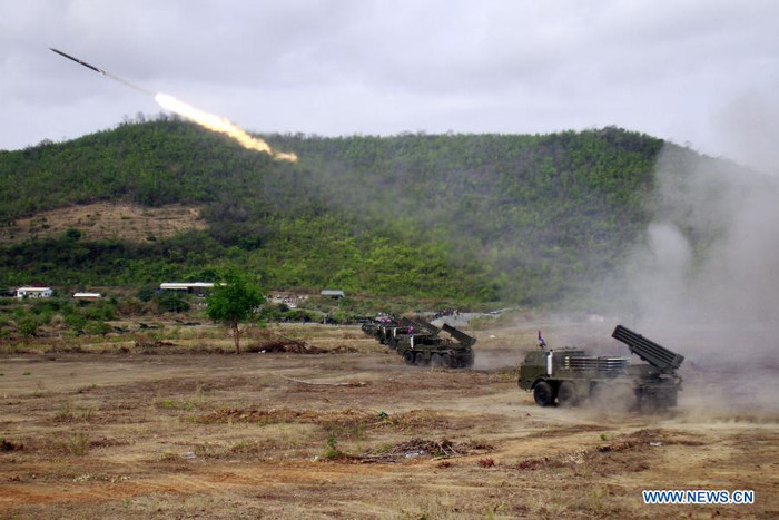 BM-21 tham gia tập trận bắn đạn thật hôm 2/4. BM-21 tham gia tập trận bắn đạn thật hôm 2/4.