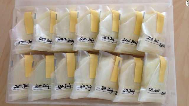 Sữa mẹ được trữ trong các túi bảo quản đông lạnh trước khi bán.