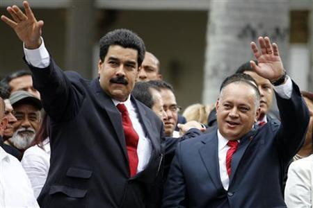 Phó Tổng thống Nicolas Maduro (trái) và Chủ tịch Quốc hội Diosdado Cabello. Phó Tổng thống Nicolas Maduro (trái) và Chủ tịch Quốc hội Diosdado Cabello.