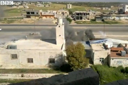 Hình ảnh trong 1 đoạn video cáo buộc quân đội Syria sử dụng khí sarin chống lại phe nổi dậy. Hình ảnh trong 1 đoạn video cáo buộc quân đội Syria sử dụng khí sarin chống lại phe nổi dậy.