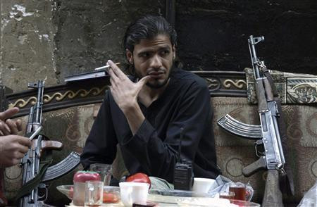 Mặc dù rất nhiều nỗ lực quốc tế đã được thực hiện nhưng hòa bình vẫn còn rất mong manh với Syria. Mặc dù rất nhiều nỗ lực quốc tế đã được thực hiện nhưng hòa bình vẫn còn rất mong manh với Syria.