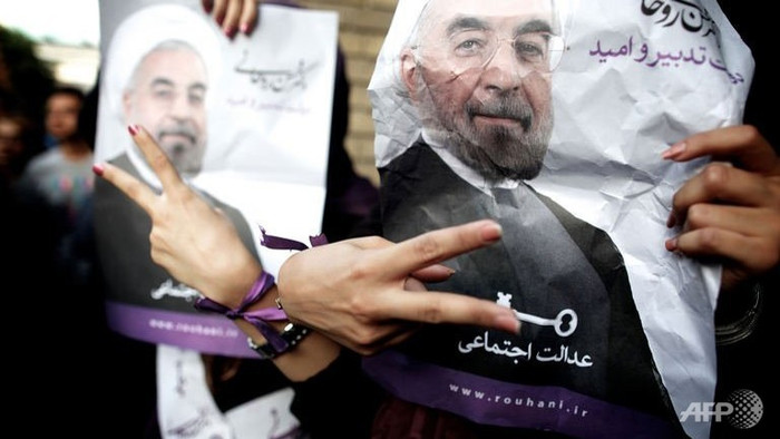 Chiến thắng của cựu trưởng đoàn đàm phán Iran Rowhani đã đem lại cho phương Tây hy vọng có thể tháo gỡ bế tắc liên quan tới chương trình hạt nhân của Tehran. Chiến thắng của cựu trưởng đoàn đàm phán Iran Rowhani đã đem lại cho phương Tây hy vọng có thể tháo gỡ bế tắc liên quan tới chương trình hạt nhân của Tehran.