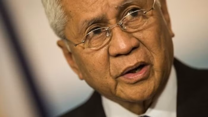 Ngoại trưởng Philippines Albert del Rosario,