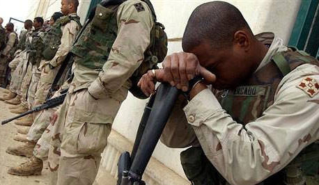 Mặc dù tuyên bố chiến thắng, nhưng Mỹ đã buộc phải rút khỏi Iraq vì quá "mệt mỏi". Mặc dù tuyên bố chiến thắng, nhưng Mỹ đã buộc phải rút khỏi Iraq vì quá "mệt mỏi".