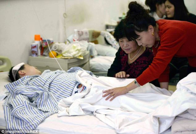 Tuấn đã rất quý người "dượng hờ" trước khi tấn bi kịch xảy ra.