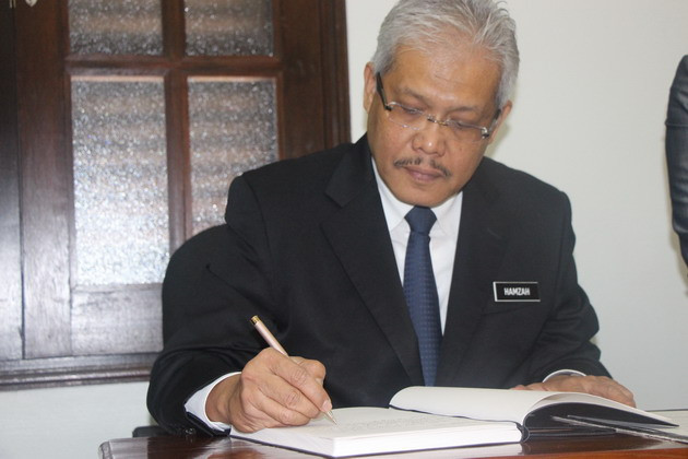 Đại sứ quán Việt Nam tại Malaysia tổ chức Lễ viếng Đại tướng Võ Nguyên Giáp. Đại sứ quán Việt Nam tại Malaysia tổ chức Lễ viếng Đại tướng Võ Nguyên Giáp.