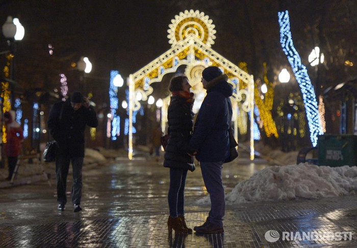 Ánh sáng rực rỡ trên khắp các con phố. Ánh sáng rực rỡ trên khắp các con phố.